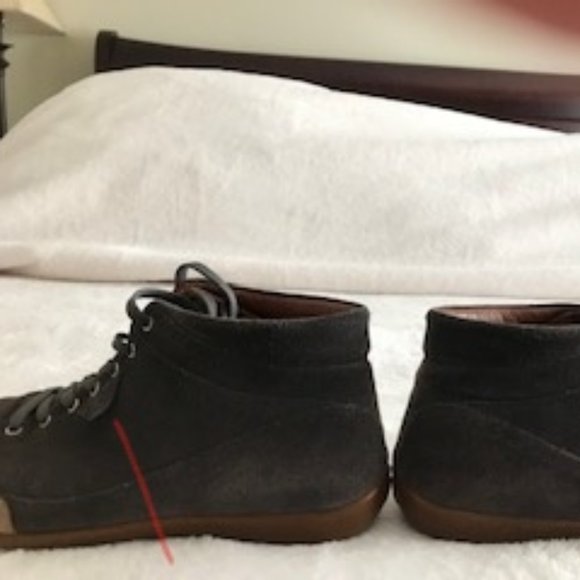 Grey suede Benvado espadrille. Size 38. - Picture 4 of 10